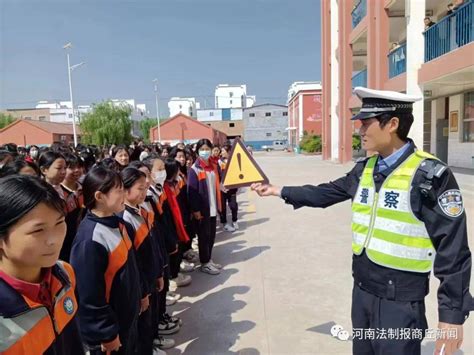 商丘交警一大队进校园上好交通安全课活动知识意识