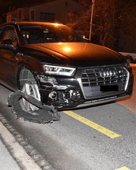 19 Jähriger lässt Auto nach Reifenplatzer stehen FM1Today