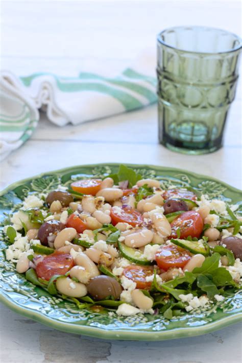 Salada de feijão branco queijo feta e tomate cereja Saladas de