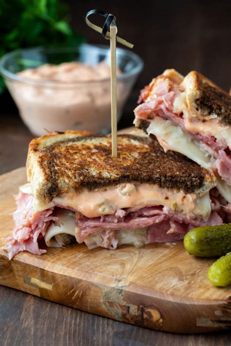 Classic Reuben Sandwich Recipe Picture - Food Fanatic