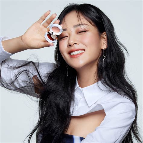 NAKED BIBI Brasil on Twitter Célébrités Mode d emploi Peach