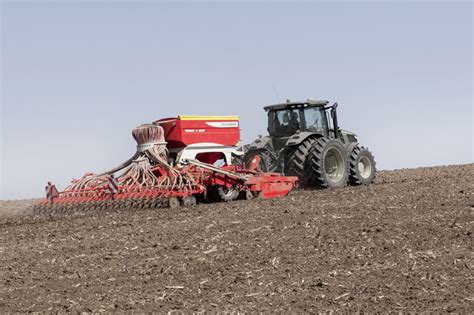 Terrasem Fertilizer Mulch Seed Drills With Fertilizing P Ttinger