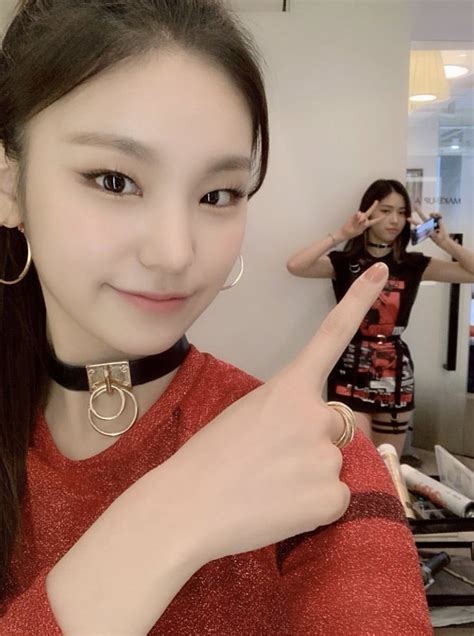 Ryeji Hwang Yeji Shin Ryujin Itzy Selca