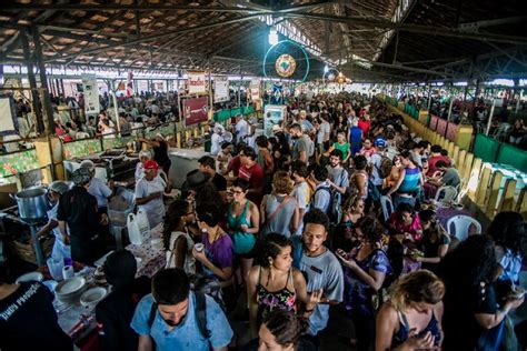 Viajar Pelo Brasil Dentro Da Feira Visitantes Celebram A Fartura Da