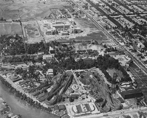 Riverview Park photos show Chicago amusement 100+ years ago - Axios Chicago