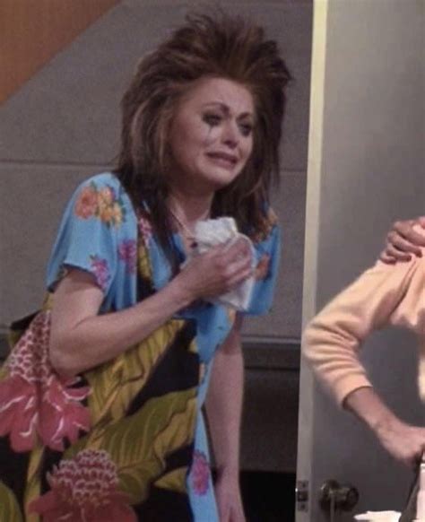 Daphne's looks : r/Frasier