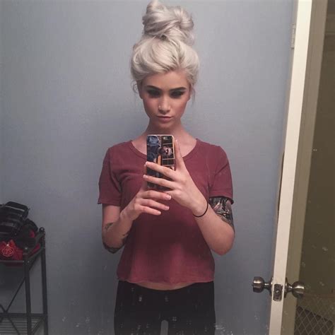 Fun Bunz And Dirty Mirrors Blonde Layered Hair White Blonde Hair Medium Layered Hair Brown To