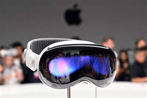 Apple Vision Pro sparks 300% surge in worldwide VR searches | Marketing ...