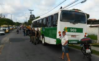 Tentativa De Assalto A Nibus Termina Um Suspeito Morto E Outro