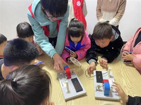 小我融入大我｜计科院大学生志愿者赴新城区阅亮公益书屋开展“小小科学家 探索数字星空”社区实践活动 西安电子科技大学新闻网