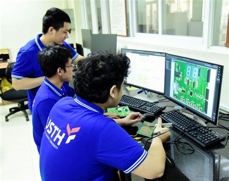 Top ngành học hot ở thời đại Báo Dân trí