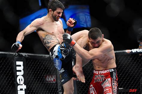 Carlos Condit Vs Nick Diaz Ufc Flying Ufc Arts Martiaux Mixtes