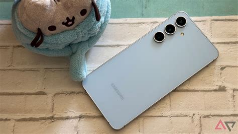 Samsung Galaxy S24 FE vs. Galaxy S23 FE: Bigger and better