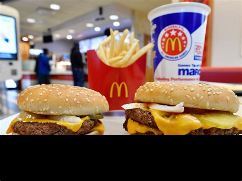 Mcdonalds Is Bringing Back This Popular Menu Item Food Mcdonalds