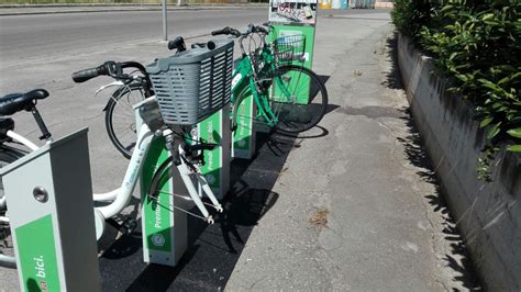 Cisterna Rubate Le Ruote Alle Bici Del Bike Sharing