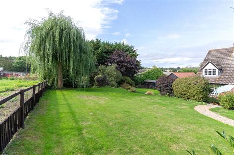 4 Bed Detached House For Sale In Broad Green Steeple Bumpstead Nr