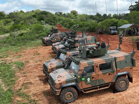 Exército Brasileiro inaugura nova base na Amazônia veículos 4x4