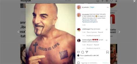 Dj Aniceto Tatuaggio Del Green Pass Sul Cuore Ora Riapriamo Le