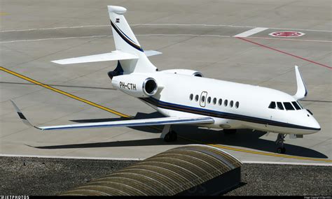 Ph Cth Dassault Falcon Lx Exxaero International Barni