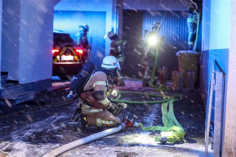 Fotostrecke Brand in Schwenningen Feuer greift auf zwei Wohnhäuser