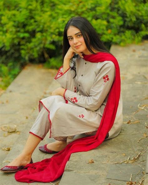 Rimsha Waheed Kiani Girly Photography Muslim Fashion Simple Trendy