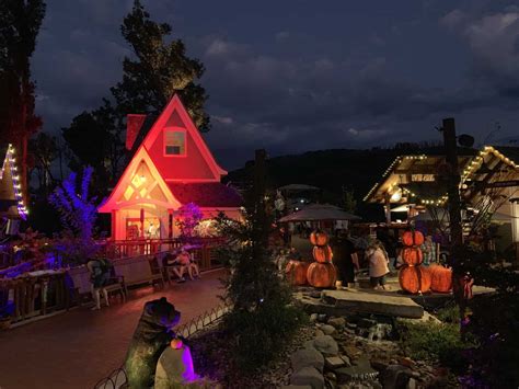 Your Guide To Each Gatlinburg Fall Festival