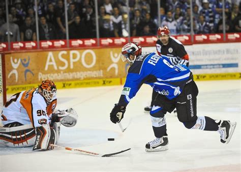 Eishockey Wolfsburg Hat Uns Zu Fehlern Gezwungen Villingen