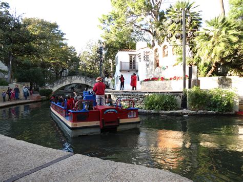 Meandering...: A Riverwalk Evening