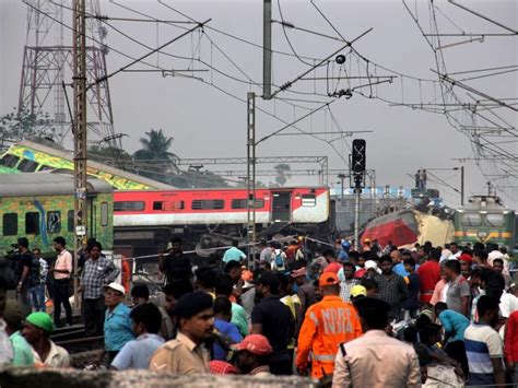 In Pictures Indias Worst Train Disaster In Years Ny Breaking News