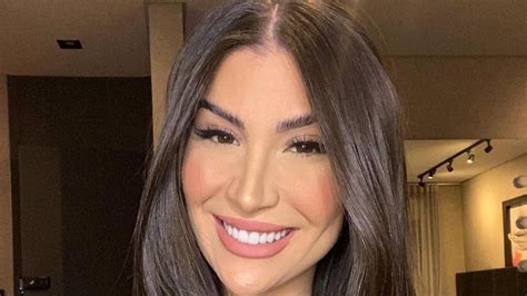 Bianca Andrade Encanta Ao Surgir Sorridente O Filho Cris Que