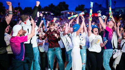 Nach Deutschland Aus Im Viertelfinale Stadt Passt Em Programm In