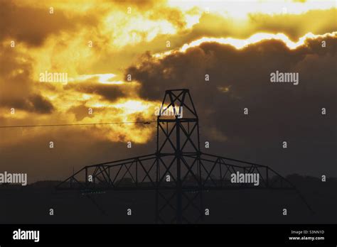 Elektrischer Pilon Fotos Und Bildmaterial In Hoher Aufl Sung Alamy