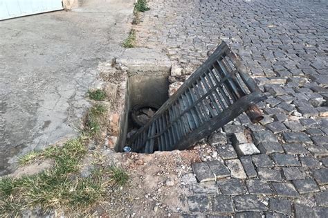 Brumado Tampa De Bueiro Quebrada No Bairro Parque Alvorada Preocupa