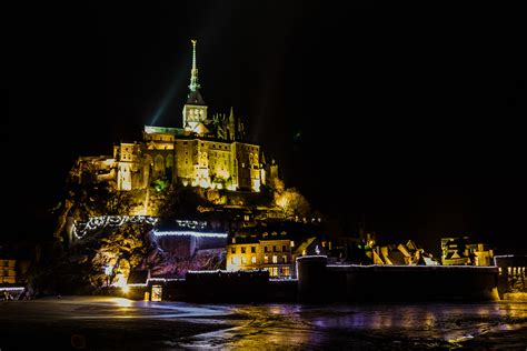 Night images of Le Mont Saint-Michel on Behance