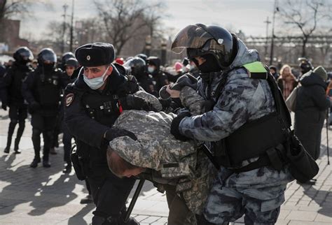 ロシア国内の反戦デモ、6日だけで4640人拘束 人権団体 Jp