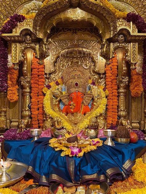 Pin By Anjula K On Siddhivinayak Mumbai Ganesha Pictures Hindu