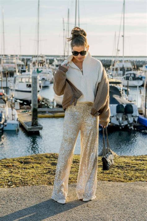 My Holiday Style Solved Schleppy Chic Goes Glam Gold Sequin Pants