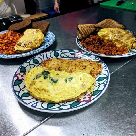 Breakfast At Berries Restaurant In Le Claire Country Style Home