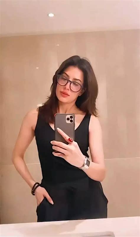 Pictures Of Pakistani Actress Mehwish Hayat Go Viral After She Got