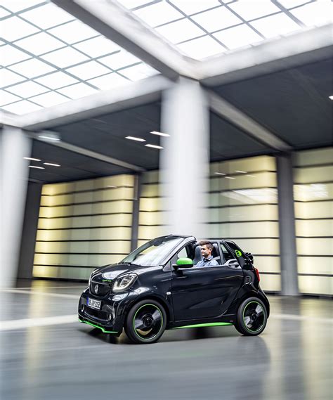 smart electric drive cabriolet: emission-free power introduced