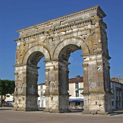 L Arc De Triomphe Romain Aux Saintes France Image Stock Image Du