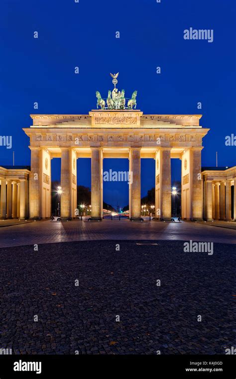 Brandenburger Tor Stockfotos And Brandenburger Tor Bilder Alamy