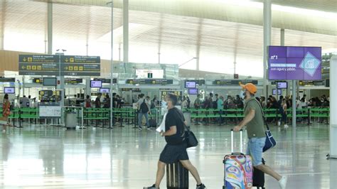 L Aeroport Del Prat Recupera Al Juliol El De Passatgers