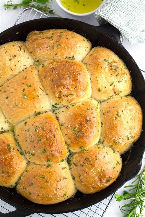 Easiest Rhodes Rolls (Frozen Dinner Rolls w/ Butter and Herbs ...