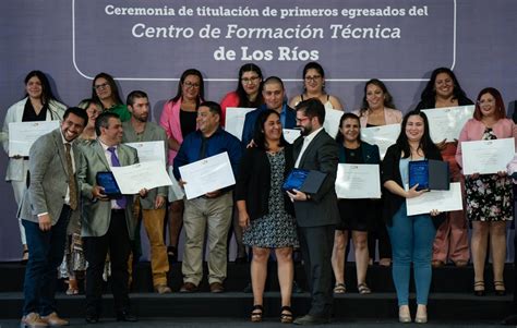 Presidente Boric en ceremonia del CFT de Los Ríos El edificio