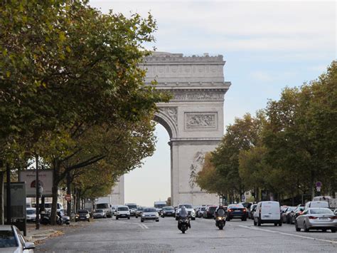 Avenue de la grande armée 75017 Paris La France Continue