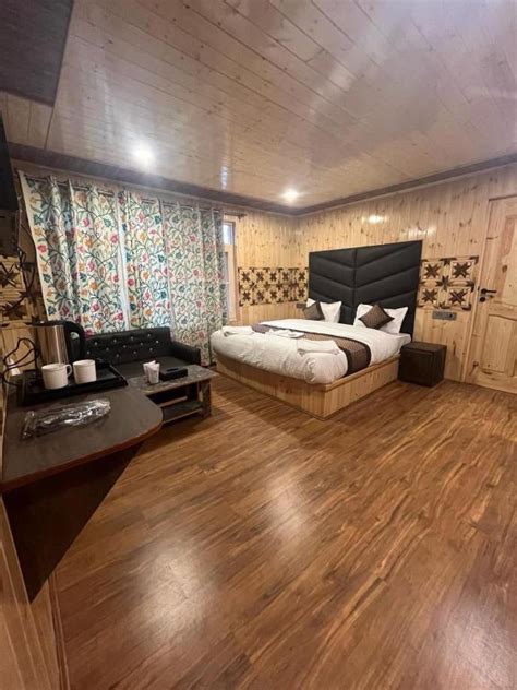 Pine Palace Resort Pahalgām Updated Prices 2025