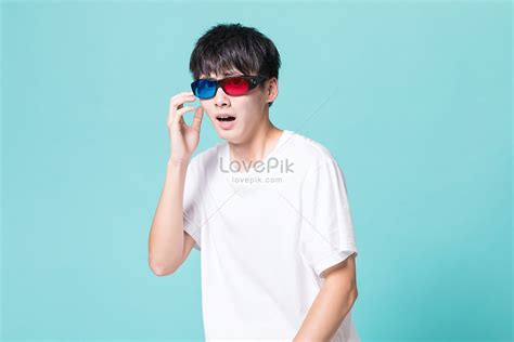 깜짝 놀라 젊은 남자 사진 무료 다운로드 Lovepik