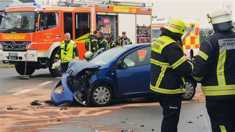 Feuerwehr Stormarn Sechs Menschen Bei Unfall In Braak Verletzt