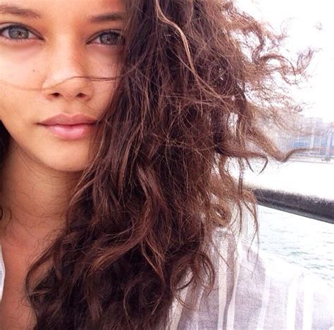 Marina Nery Green Eyes Tan Skin Brown Hair Marina Nery Curly Hair Styles Long Hair Styles